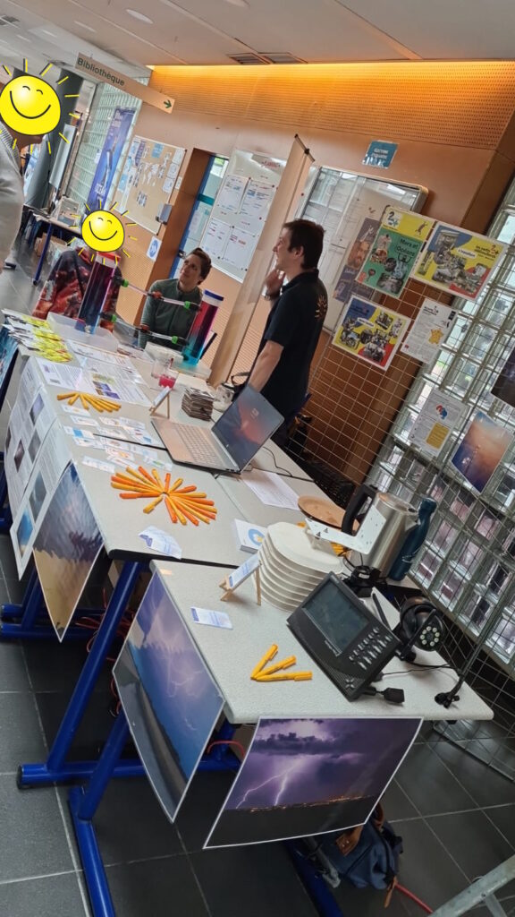 Stand de l'association Météo Centre - Val de Loire pendant la Fête de la Science à Châteauroux - Octobre 2024